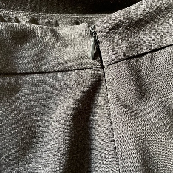 ~ Brooks Brothers Grey Wool Skirt ~ 8 ~ - Picture 4 of 6